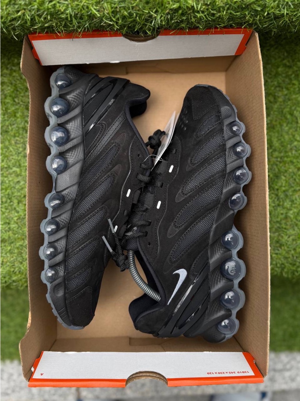Nike Air Max Dn8 Leather Black Men’s Shoes Smock Grey Suede (Sample)
IB6381-002